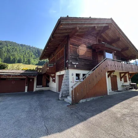 Petit Lutin 1 - Studio Dans Chalet Sur Les Pistes La Clusaz Exterior photo