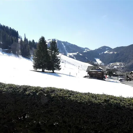 Petit Lutin 1 - Studio Dans Chalet Sur Les Pistes La Clusaz Exterior photo